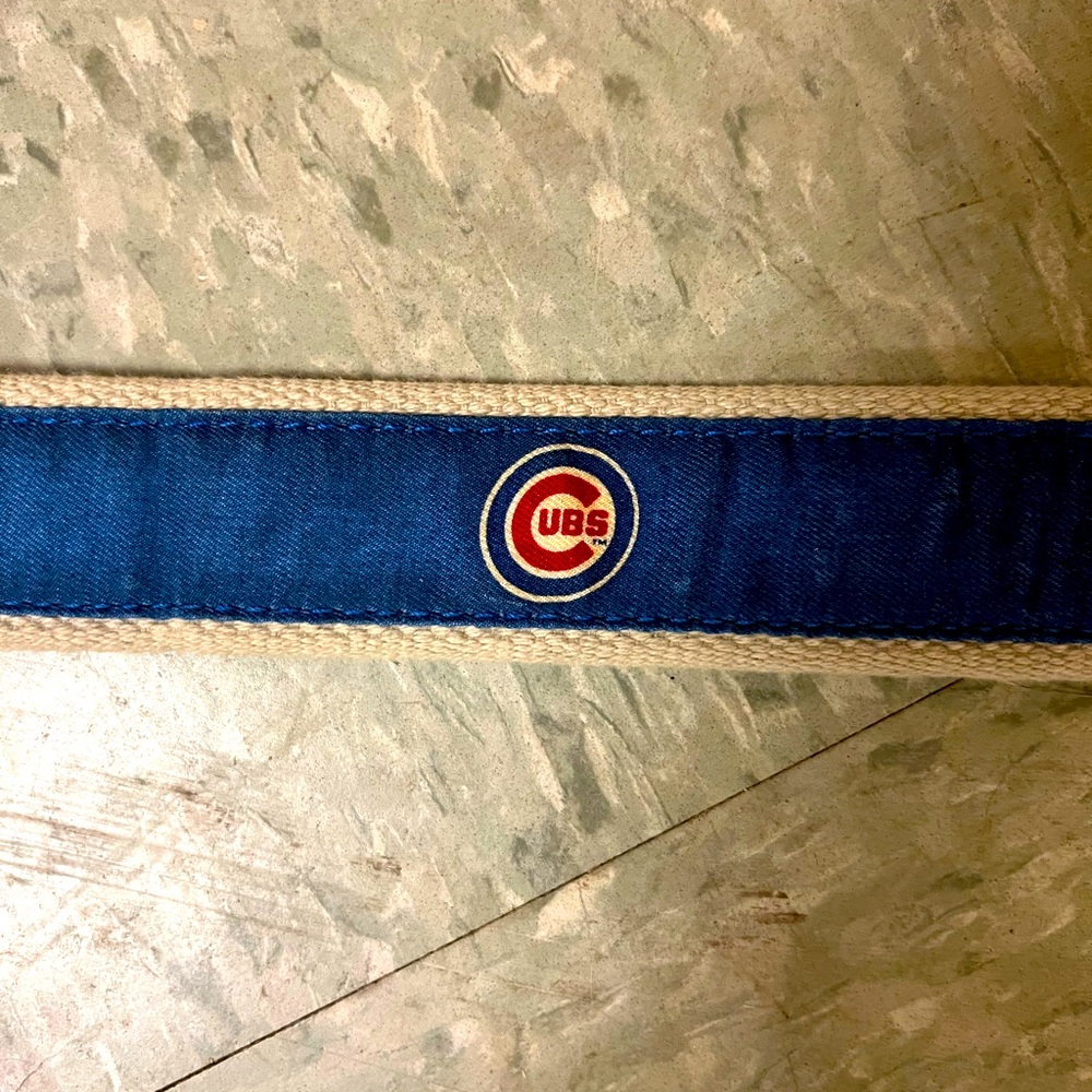 Vineyard vines belt Chicago Cubs